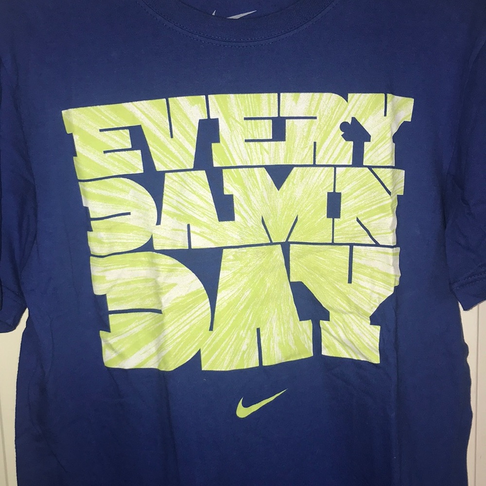 Nike Sportswear Tee